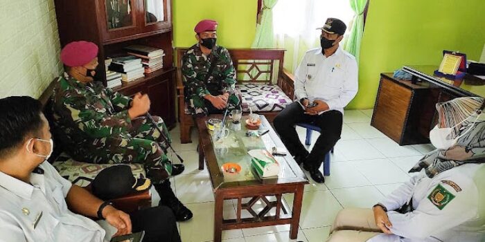 Danyon Marinir Bahas Rencana Vaksin Covid-19 dengan Camat Sei Lepan