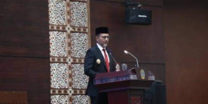 Wagubsu  Sampaikan Nota Keuangan dan Rancangan P-APBD TA 2021