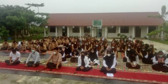 SMKN 5 Langsa Launching Vaksinasi Perdana Serta Zikir Bersama