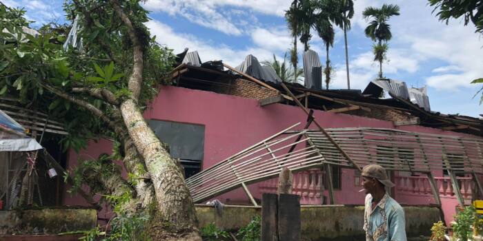Asrama Putri Ponpes Saifullah Roboh Diterjang Badai, Yayasan Mohon Bantuan