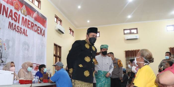 Aulia Rachman Tinjau Vaksinasi Massal di Polres Pelabuhan Belawan