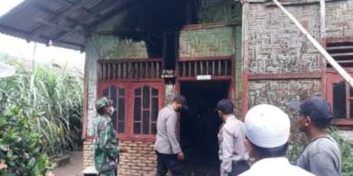 Korsleting Arus Listrik, Satu Rumah Terbakar Hangus