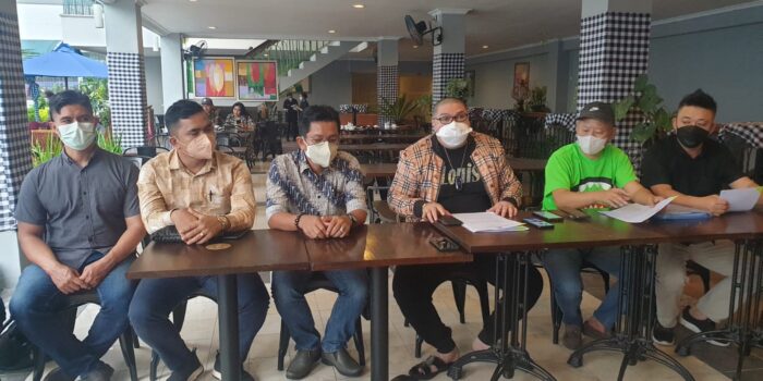 Pengacara kondang Dr H Razman Arif Nasution SH MH Minta Hakim Vonis Bebas Albert Kang