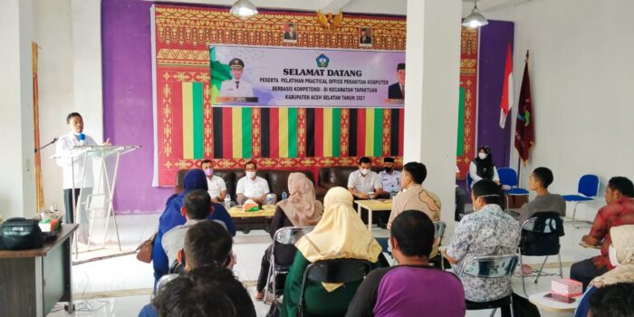 Disnakertrans Aceh Selatan Gandeng Poltas Ciptakan Tenaga Ahli Teknisi Komputer