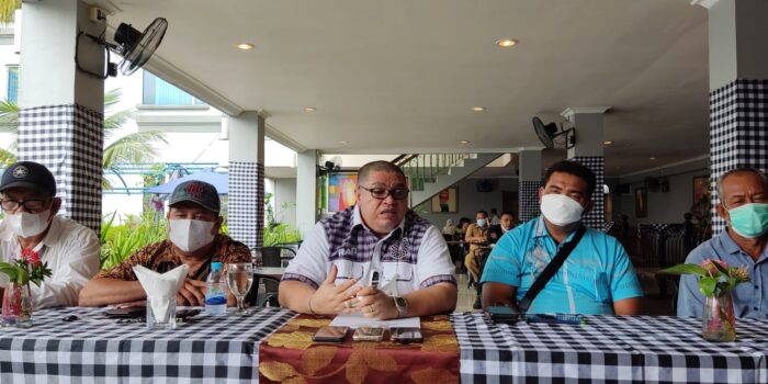 Pengacara Kondang  Razman Arif Diteror Kepala Kambing Busuk