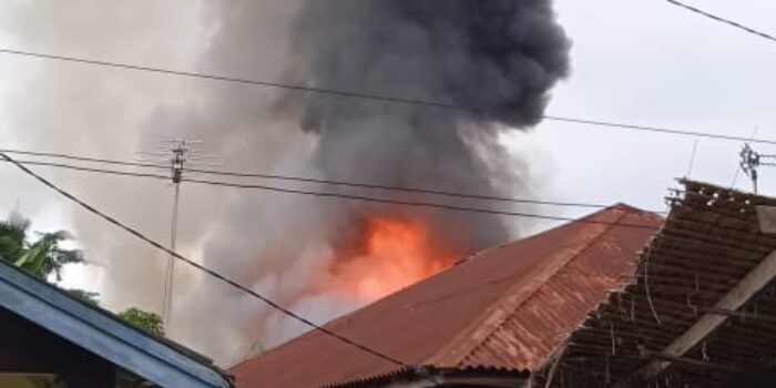 Tiga Unit Rumah Dilalap Si Jago Merah