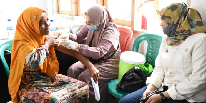 Wabub Madina  Kunjungi Sejumlah Tempat Vaksin