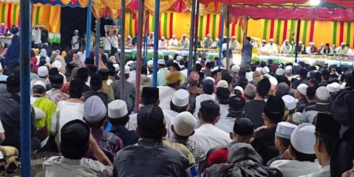 Ribuan Jamaah Hadiri Zikir Akbar di Labuhan Haji