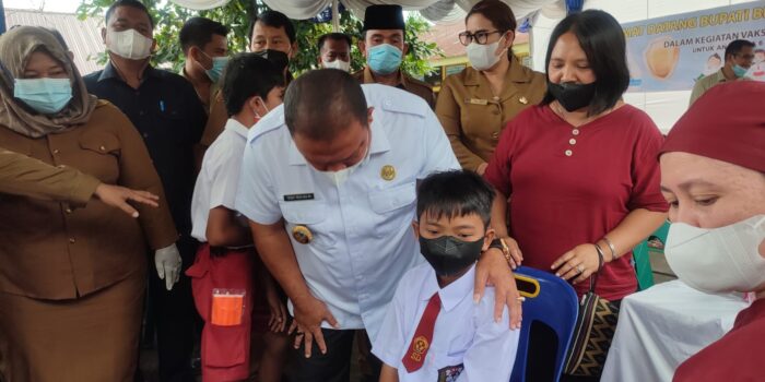 Bupati Langkat Tinjau Vaksinasi Masal Pelajar SD di Tiga Kecamatan