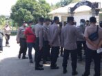 Ratusan Polisi Kawal Sidang Lapangan Hakim PN Stabat di Bukit Dinding