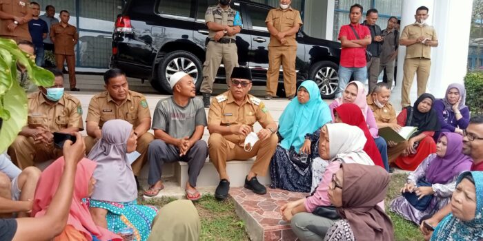 Dikutip Sewa Lahan, Pedagang Pasar Baru Datangi Kantor Bupati Madina