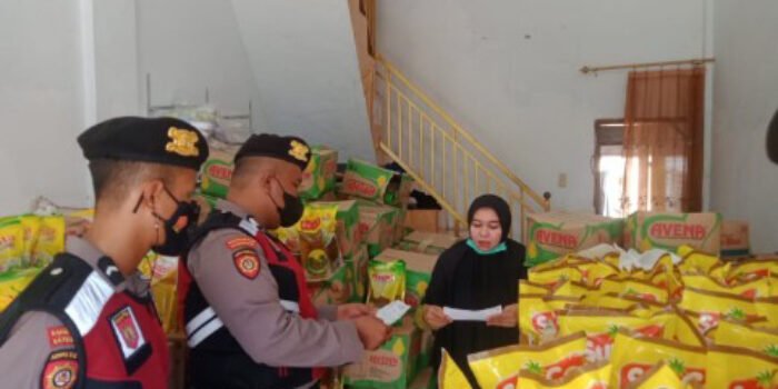Hindari Penimbunan Minyak Goreng, Polisi Tinjau Swalayan dan Pasar Tradisional