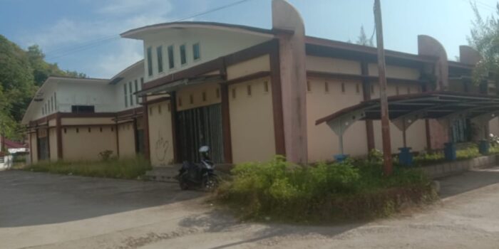 Tak Difungsikan, Bangunan Pasar Modern Memprihatinkan