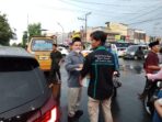 Ambil Berkah di Bulan Ramadhan, DPP IMI Paluta Berbagi Takjil ke Pengguna Jalan