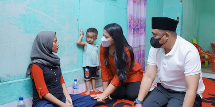 Kunjungi Keluarga Korban Keganasan Geng Motor, Bobby Nasution Jamin Pendidikan Anak dan Beri Modal Usaha