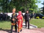 Bupati dan Ny Ida Agustina Hadiri Upacara HUT ke 20 Abdya Kenakan Baju Adat