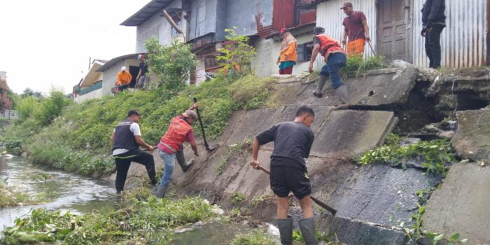 Kecamatan Medan Petisah Rutin Gelar Gotong Royong di Sungai Sei Putih