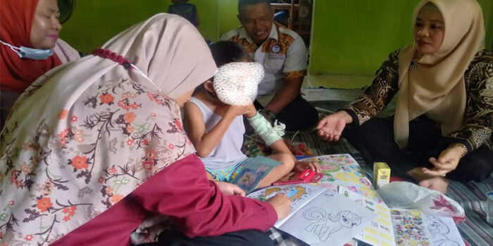 bocah dianiaya ayah tiri