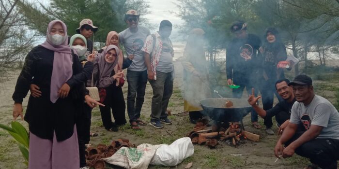 Anniversary Ke 7, Kotatua Gelar Acara di Pantai Cemara Indah Ujong Batee Pasie Raja