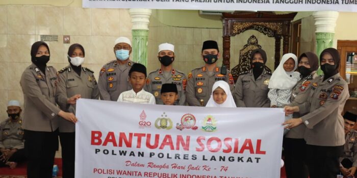 Kapolres Langkat Beri Santunan ke Anak Yatim