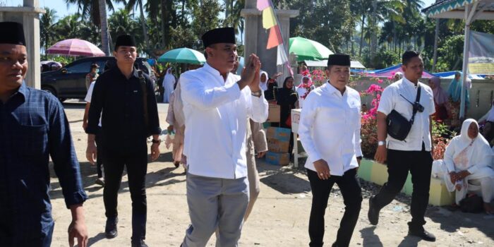 Bupati dan Ketua DPRD Madina Hadiri Pengajian Sekaligus Peletakan Batu Pertama Saung Baitul Bukhori