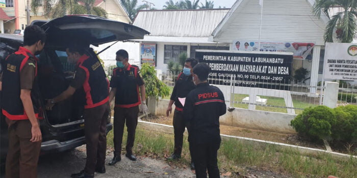 Kejari Labuhanbatu Geledah Kantor PMD dan Kades