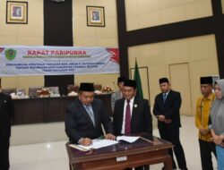 Bupati dan DPRD Tandatangani Ranperda P-APBD Tapsel 2022
