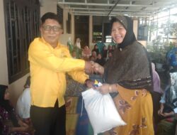 Miswar Hasibuan Serap Aspirasi Warga dan Bagi Sembako di Binjai Selatan