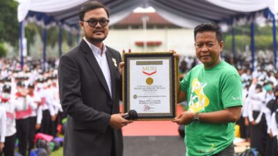 PKKMB USU Pecahkan Rekor MURI Menyanyikan Lagu 8 Etnis dengan 7.858 Peserta