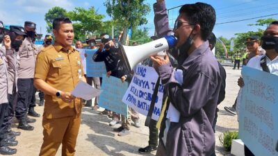 Disporapar Batu Bara Didemo, PEMDA Beri Kemenyan ke Safri Musa