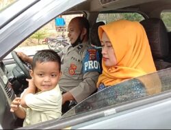 Ngidam Naik Mobil Polisi, Ibu Hamil Ini Dibawa Keliling Polisi