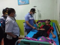 Jenguk Warga Yang Sakit, Pj Bupati Abdya Harapkan M Yusan Cepat Sembuh