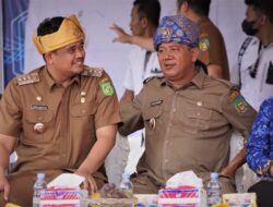 Syah Afandin Serahkan Bansos Rp11,5 M Untuk 21.854 Warga