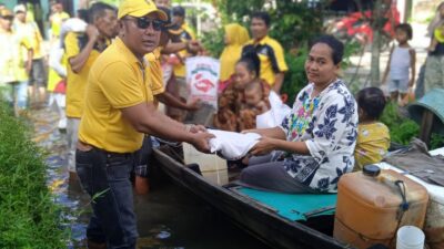 DPD Golkar Batubara Salurkan 3,5 Ton Beras untuk Korban Banjir