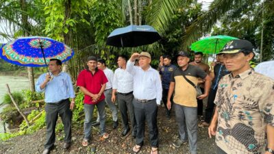 Pj Bupati Tinjau Erosi di Alue Beuriyeun yang  Mengancam Warga