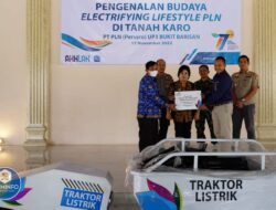Bupati Karo Apresiasi Batuan Traktor Listrik dari PT PLN UP3 Bukit Barisan
