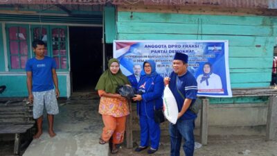Hj Juwita Asmara Anggota DPRD Kab Madina Bantu Warga Desa Kuala Batahan