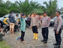 Wakapolres Langsa Cek Kondisi Banjir di Geudubang Aceh