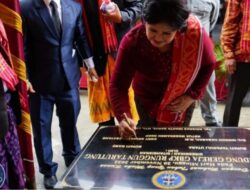 Bupati Karo Tandatangani Prasasti Pentahbisan Gedung GBKP Runggun Tarutung Klasis P Siantar