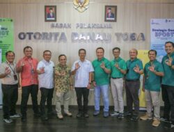 PLN Serahkan Sertifikat REC Pertama di Indonesia Untuk Kawasan DPSP