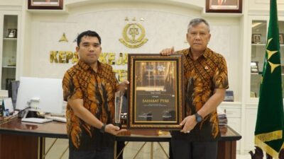 Kejatisu Terima Penghargaan Sahabat Pers