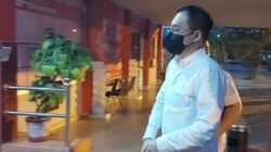Apin BK Melenggang Tanpa Baju Tahanan Masuk Rutan Tanjung Gusta Medan