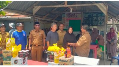 Dinsos Abdya Salurkan Bantuan Masa Panik Korban Kebakaran Dusun II Keude Siblah