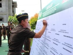 Kejari Aceh Selatan dan Cabjari Bakongan Tandatangani Pakta Integritas