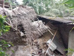 Masyarakat Desa Suka Mulya, Swadaya Bantu Bedah Rumah Tak Layak Huni