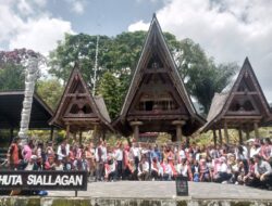 Delegasi Ambassador Goes to Kampung KB Kunjungi Huta Siallagan,  Pemkab: Kehadiran Mereka Menguntungkan Samosir