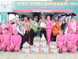 Bhayangkari Cab Mandailing Natal dan Pengurus Berikan Bingkisan Kepada Petugas Pos Pam