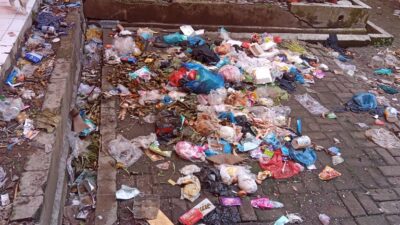 5 Hari Sampah Menumpuk, Warga Resah Bau Busuk 