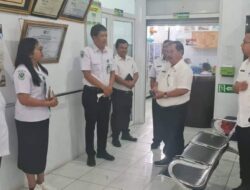 Pasca Cuti Lebaran, Sekdakab Karo Sidak Kesiapan Petugas Puskesmas Berastagi Melayani Masyarakat