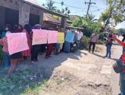 Dituduh Selingkuh, Kades Tanjungputus Langkat Didemo Emak – emak